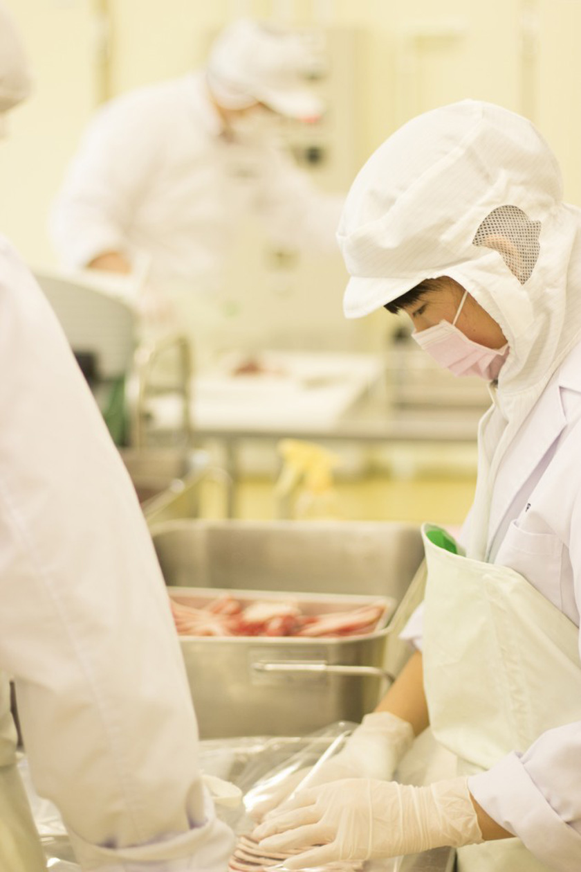 ラム肉スライス実習の様子